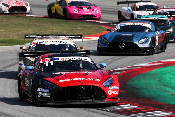 Top title contenders at the top of Race 1: Révész (with Götz) takes fourth win of the season 
